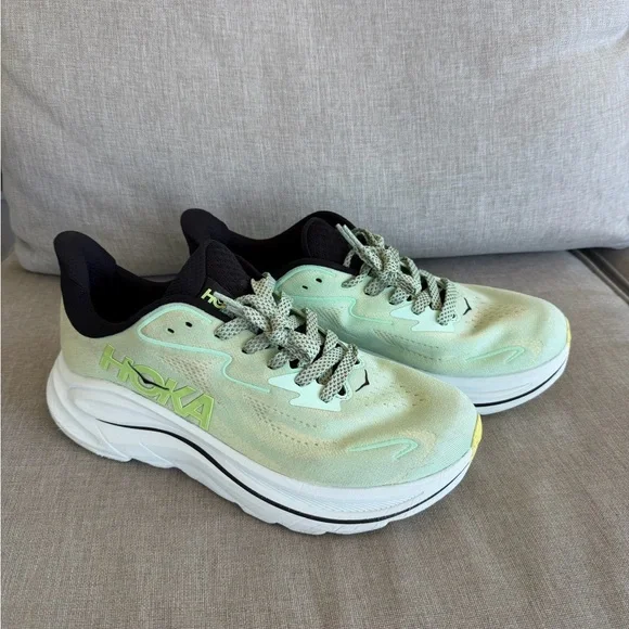 Hoka Clifton 10 Running Shoes Sz 10 Green Sneakers - Picture 1 of 16